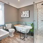 Host & - The Railman's House York