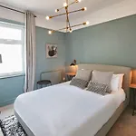 Host & - The Railman's House York