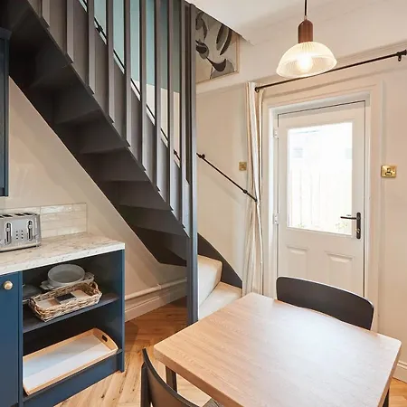 Host & - The Railman's House * York