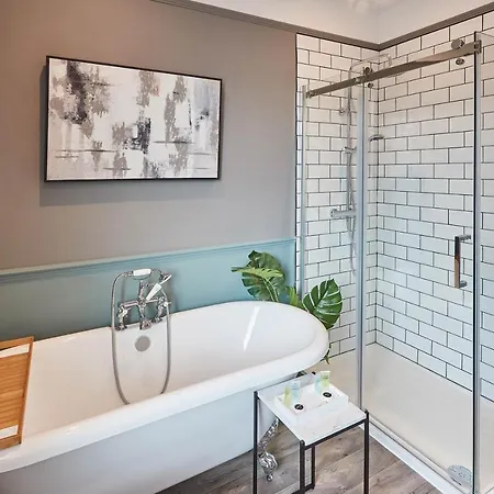 Host & - The Railman's House York