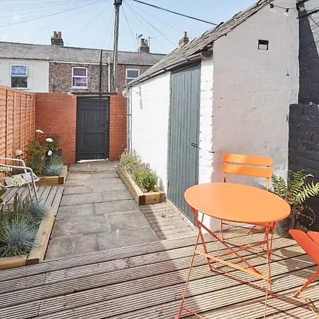 Host & - The Railman's House York