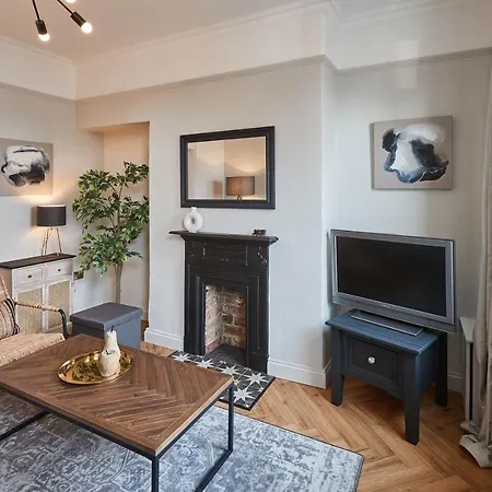 Host & - The Railman's House York