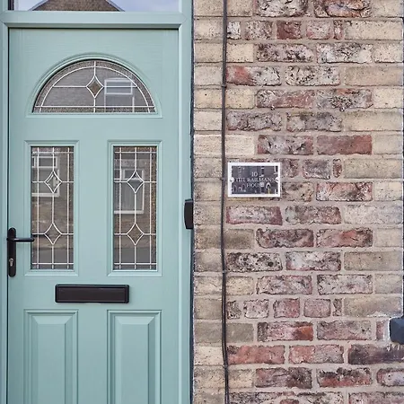 Holiday home Host & - The Railman's House *