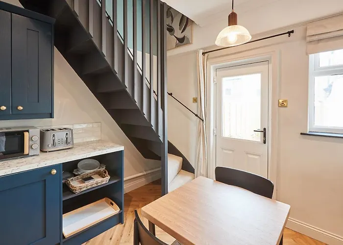 Host & - The Railman's House * York